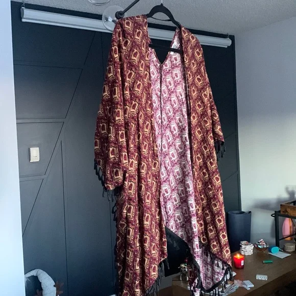 Cardigan/ Wrap - Picture 2 of 5